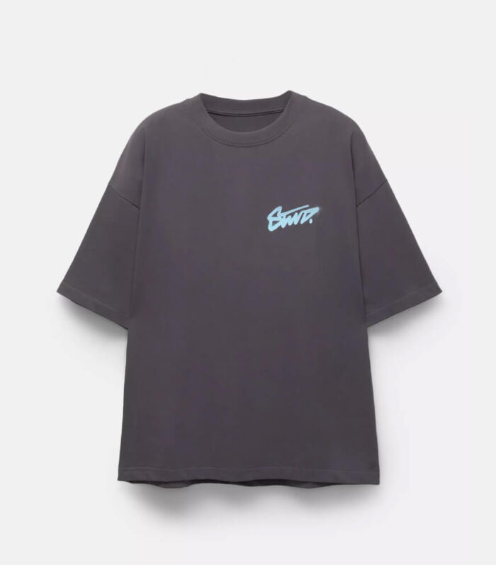 Short sleeve T-shirt with graffiti graphic